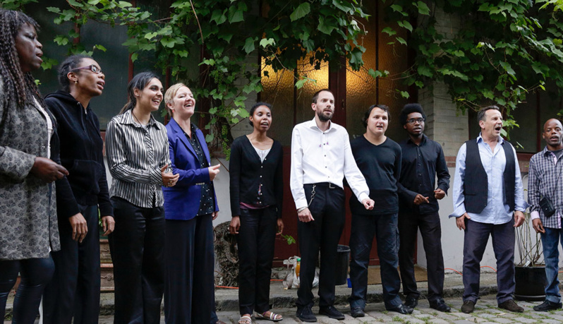 MARDI 24 NOVEMBRE 2015 À 20H30 - TURBULENCES ! AU FESTIVAL « RIEN SUR NOUS SANS NOUS » AU VENT SE LÈVE » MARDI 24 NOVEMBRE 2015 À 20H30 - TURBULENCES ! AU FESTIVAL « RIEN SUR NOUS SANS NOUS » AU VENT SE LÈVE »